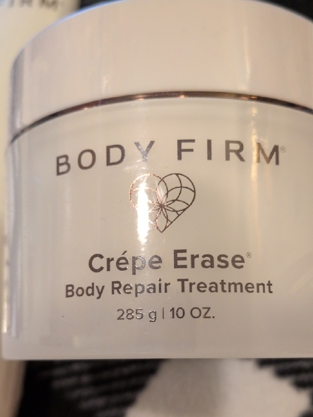 Body Firm Crêpe Erase™ Body Repair Treatment & Exfoliant - Picture 9 of 10